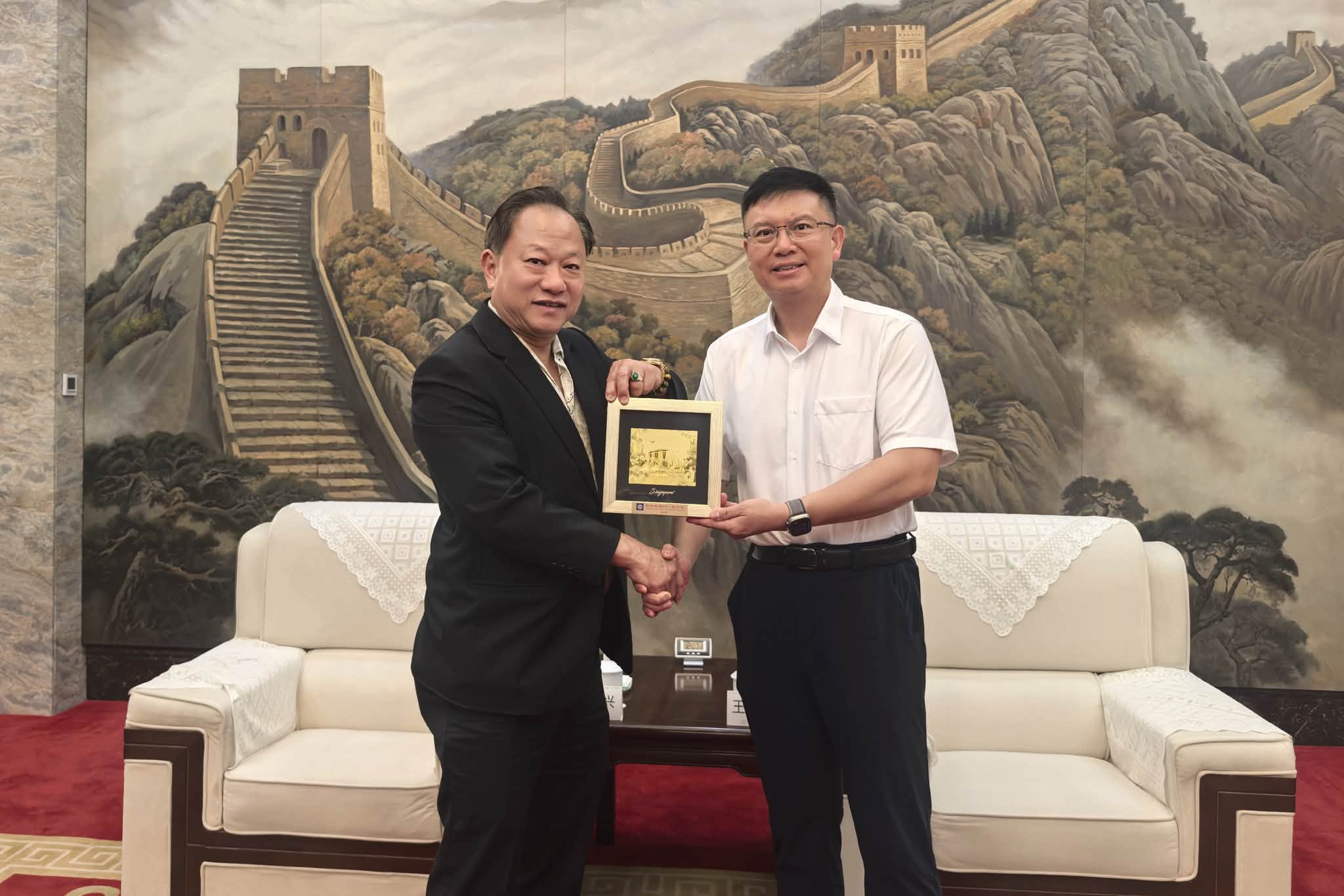 八邑会馆出访呼和浩特市政府-共谋两地新机遇02