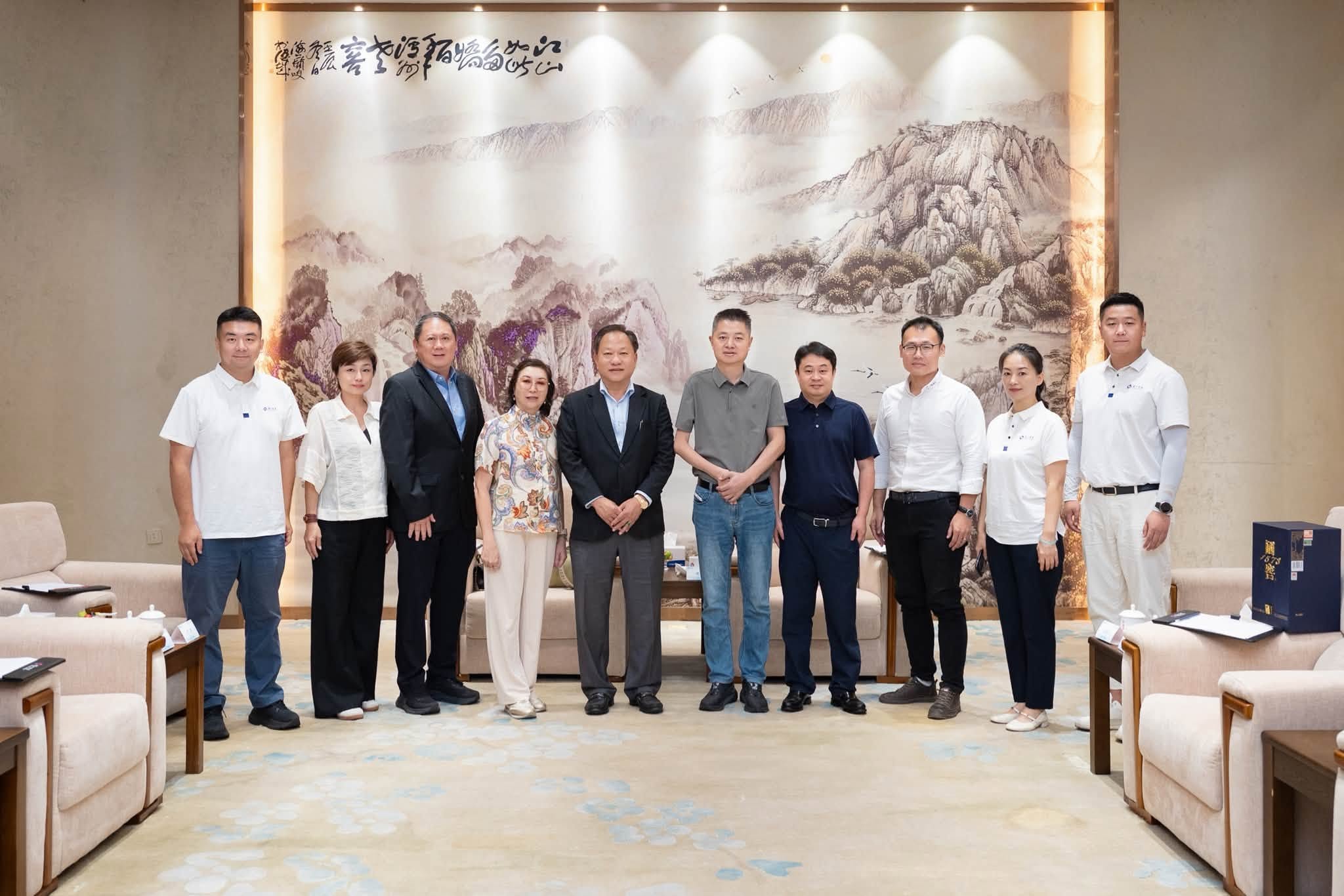 八邑会馆走访泸州老窖-搭建中新酒业合作桥梁00