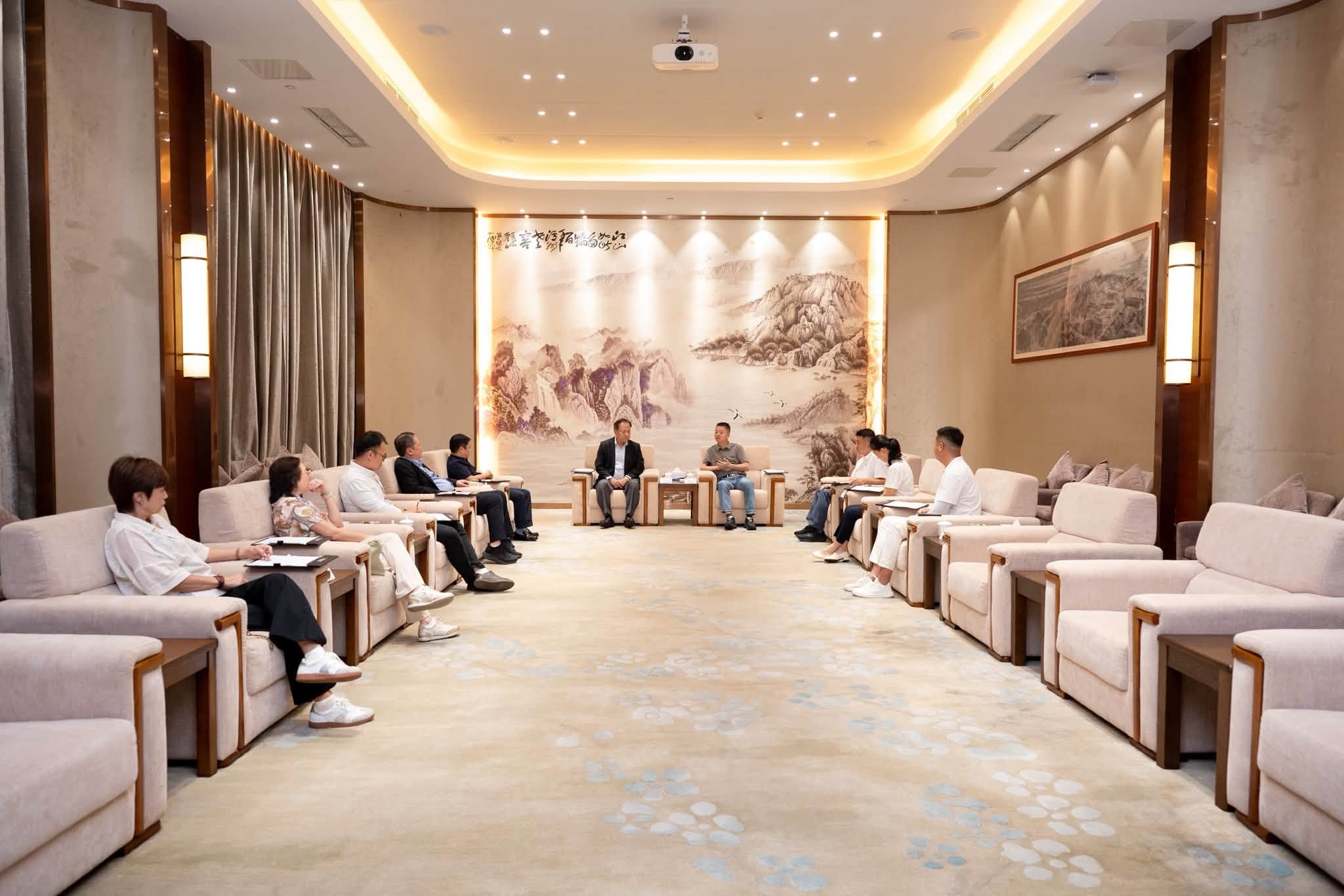 八邑会馆走访泸州老窖-搭建中新酒业合作桥梁01