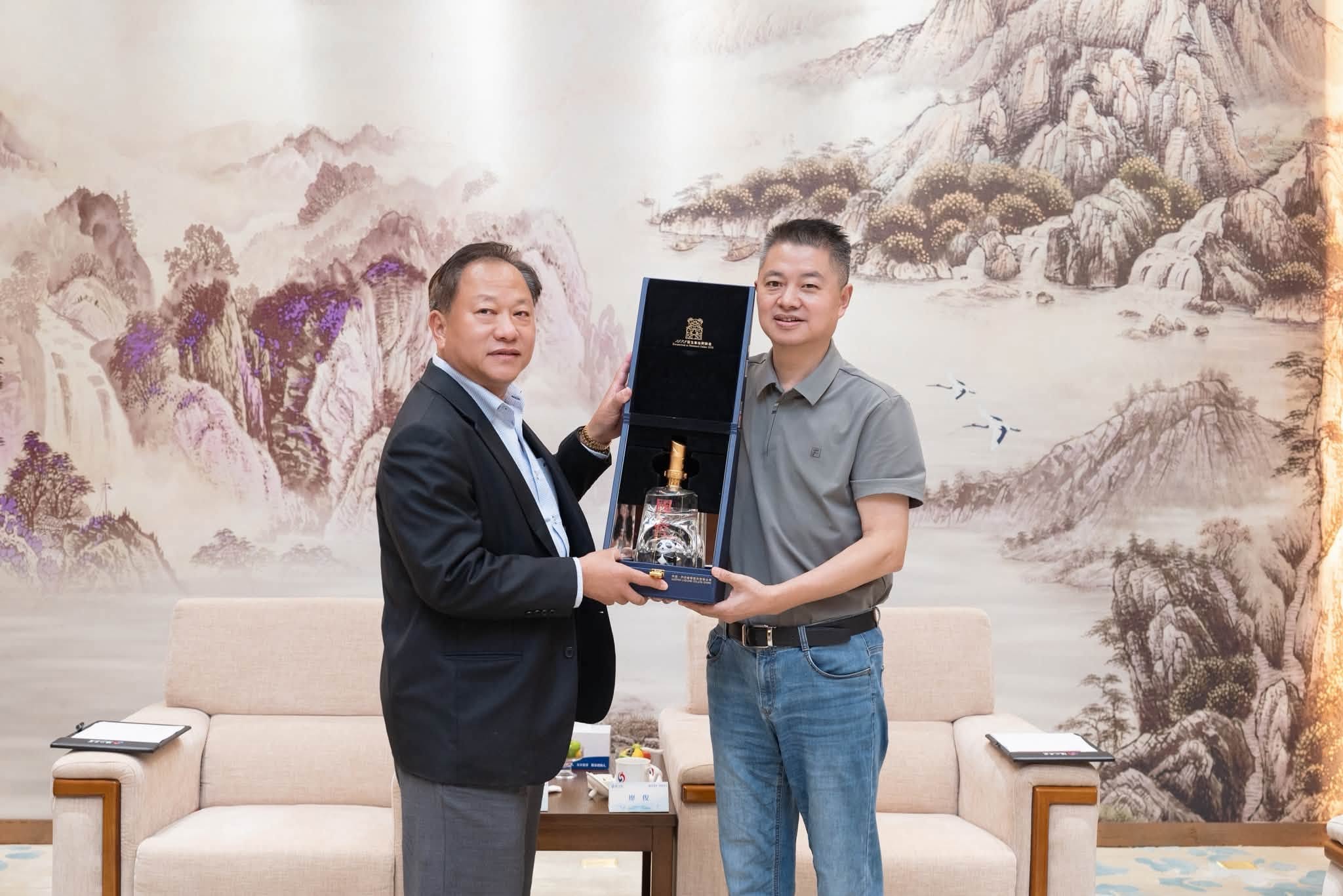 八邑会馆走访泸州老窖-搭建中新酒业合作桥梁02