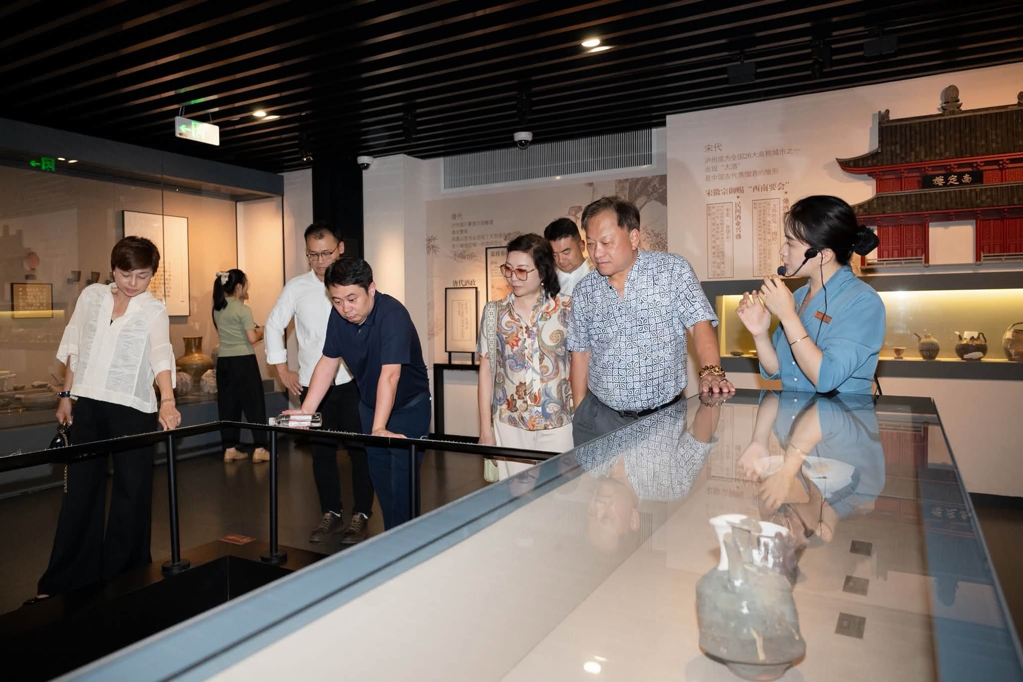 八邑会馆走访泸州老窖-搭建中新酒业合作桥梁09